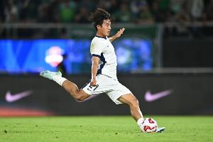 媒体人：魏祥鑫去欧塞尔算体验式试训 他最早明夏才能转会欧洲