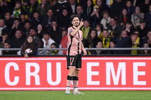 维蒂尼亚：我们攻防两端表现都很出色 次回合必须踢出强势比赛