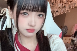 这次搞啥节目效果？女主持人周敢敢分享自拍：抵达姿态庄园