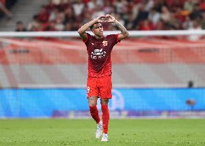 记者：蒋光太、古斯塔沃尚未完全达到比赛条件，因此暂未进名单