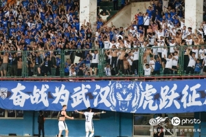 三镇队连续两场逆转比分，同时以2-1客胜河南俱乐部