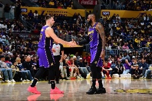 詹姆斯登陆洛城后季后赛1次夺冠3次首轮出局掘金成苦主