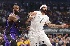 这能说吗詹姆斯：我兄弟浓眉提出阵容需求 结果下一周被交易