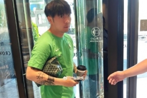 博主：国安今天在上海训练备战大连英博 张稀哲昨晚抵达上海