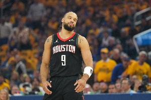 犯规多没什么表现！狄龙5中1仅拿3分1板2助1断 4次犯规