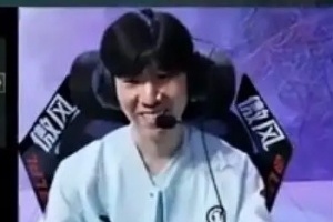 粉丝锐评iG选手赛中表情：ts好像冷宫里疯掉的妃子 GALA看着十分命苦