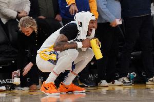 勇士VS火箭抢七大战：小佩顿因生病出战成疑