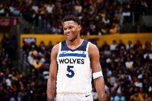 芬奇：华子比赛能力很全面 即使手感不佳也能发挥其他方面的能力