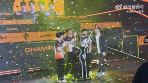 解说谢言更博祝贺17夺冠：恭喜17获得PGS7冠军儿！！！！