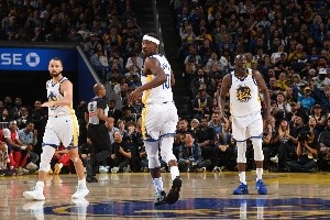 黑七能走多远？2队冲入分区决赛惨遭横扫4队次轮崩盘出局