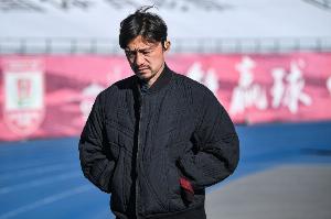 足球报：亚泰开局惨淡谢晖有压力，客战海牛是关乎保级的6分战