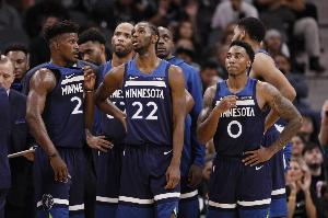 物是人非！巴特勒森林狼时期的并肩作战过的队友全部离队