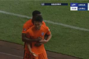 让二追三！徐宏杰暴力世界波！玉昆3-2领先泰山！