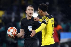 巴黎vs阿森纳裁判名单：德国裁判组执法，茨瓦尔担任主裁