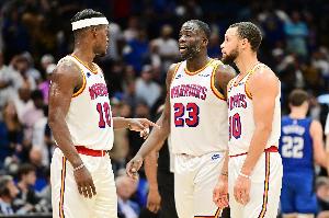 科尔：巴特勒能成为库追身边稳定局势的人 他充满自信&从不会失控