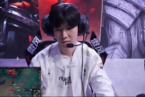 春风若有___Theshy单切到TT后排残血击溃TT豪取五杀！