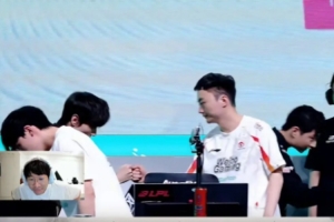 Ning看WBG NIP赛后握手：天亮干嘛呢能笑一个吗，看天亮直接走了