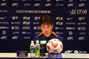 李霄鹏：所有的队员比赛状态没有问题 希望明天能够集中精力