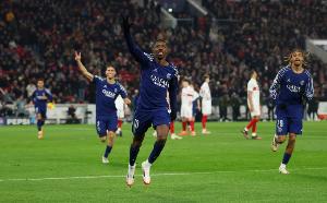 本赛季欧冠登贝莱参与12球，超过了姆巴佩在巴黎圣日耳曼的纪录