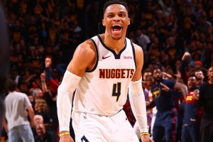 球迷G1为威少送欢呼！SGA：他为这座城市的付出配得上这种待遇