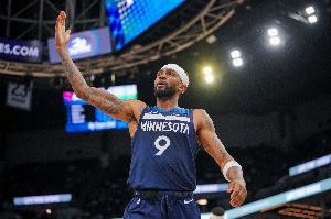 亚历山大-沃克谈投篮手感：保持信心 继续做好自己该做的事