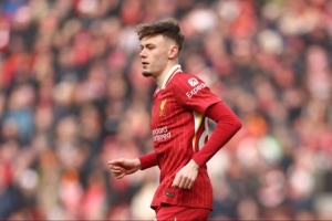 斯洛特谈布拉德利：有点像阿什拉夫，但后者更成熟&机会也更多