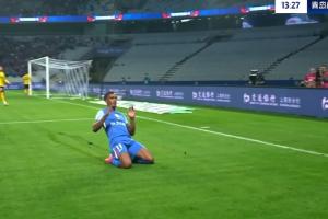 米内罗连场传射！ 高天意传中，米内罗头球破门，申花2-0西海岸