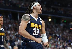 小波特大赞戈登：他身边定有天使守护 他感到无比骄傲和高兴