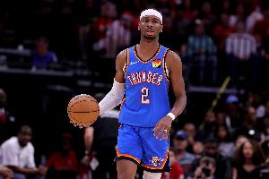 名记：SGA无法突破到内线造犯规是一个重大隐患 他只有5次罚球！