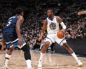 不好惹爱德华兹谈下半场爆发：库明加那记隔扣点燃了我