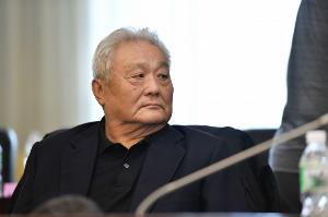 相聚，就是一种感恩！年维泗迎92岁生日，81岁徐根宝携弟子送祝福