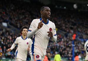 黄健翔谈杰克逊：中锋基本技术不过关，处理球的能力太差