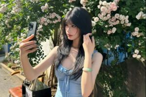 女友藏不住了？刘诚宇在评论区发与一名女孩亲密互动