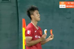 张志雄谈展示广州队护腿板：从小在广州长大，亚洲杯时就想展示了