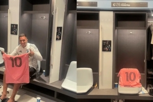 TyC：梅西赛后给明尼苏达联的两位阿根廷同胞送了球衣