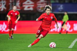 茹子楠：世界波靠多年的加练，期待自己在梅州客家队的百场中超