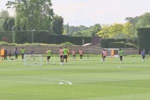 天空体育：里斯-詹姆斯、恩昆库缺席切尔西今日训练