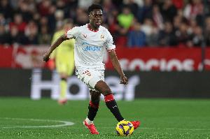 记者：塞维利亚基本可以确定，不会买断萨乌尔和洛孔加