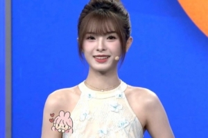 LPL女主持泱泱晒照：休息一天 我先逛为敬 明天是ALvsNIP！