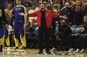 美记：库里康复进展符合预期 G5生死战预计仍无法出战&G6可能复出