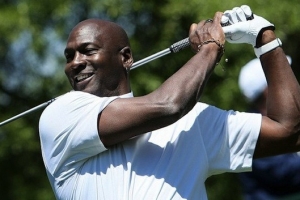 乔治：我打高尔夫被网友喷 谁会24小时都工作 乔丹也打啊