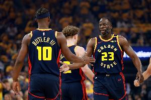 勇记：过去八节勇士防守崩了 没库里进攻火力也完全无法匹配对手