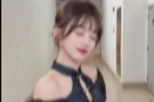 LPL主持人小钰分享舞蹈视频：小鱼邀你赏风月～