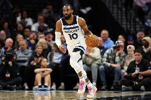 老将荣光勿忘我！康利次轮场均8分3.2板5助 三分命中率41%