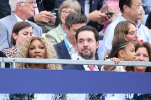 邮报：网球传奇小威的丈夫收购切尔西女足8%的股份