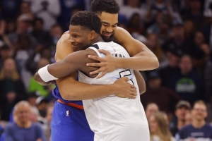 唐斯和爱德华兹是2013年后唯二多次闯进分区决赛的状元秀