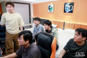 BLG粉丝持续怒斥队伍：这赛季elk进步在哪？对线被线杀，打团包庇