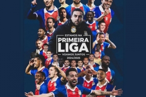 维尼修斯收购的葡甲球队成功升级，球员晒海报祝贺：让我们冲！