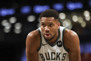 不爱了！字母哥谈支持哪支足球队：以前是枪手，现在可能是皇马