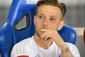 退役？告别？37岁拉基蒂奇赛后神秘落泪，合同下个月就到期